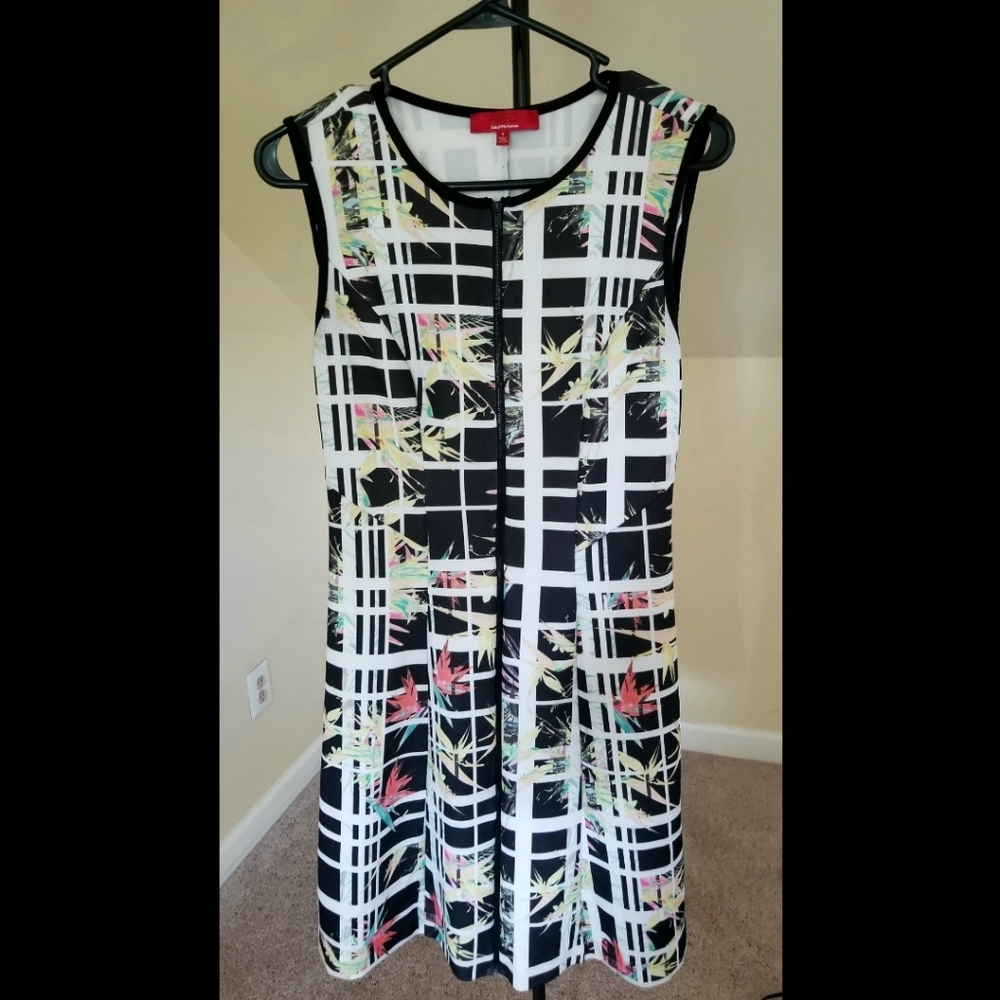 RED Saks Fifth Avenue Floral Zip Up Dress - size 2